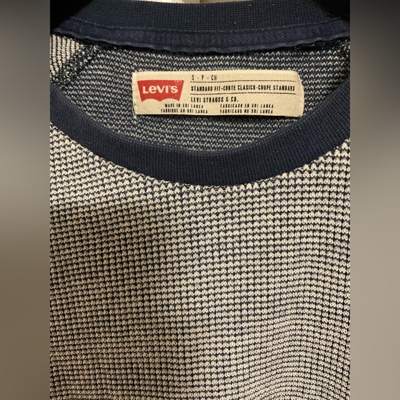 Levi’s Two Tone Long Sleeve - Picture 2 of 4